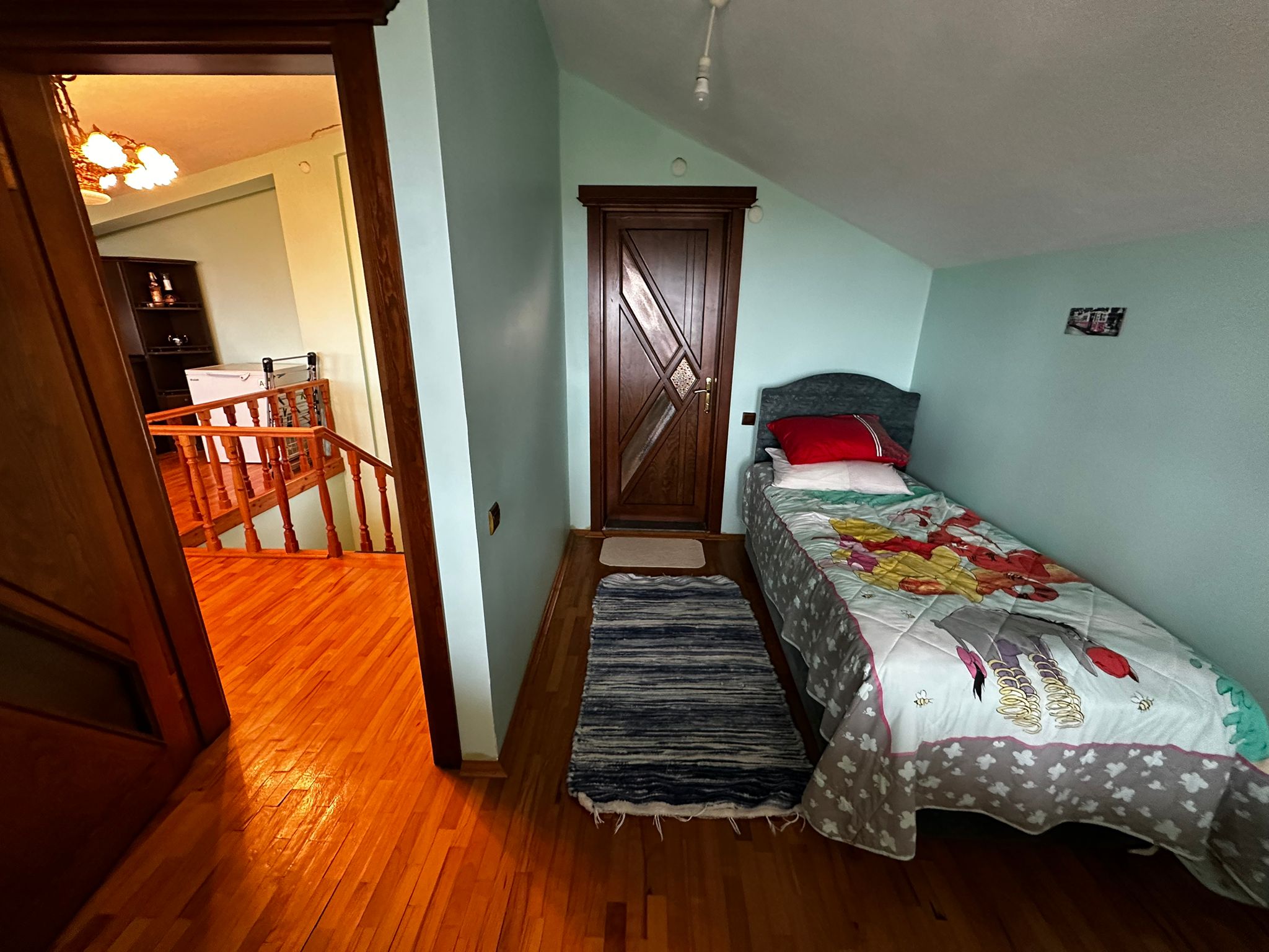 MABEL GAYRİMENKUL/ADACIKTA DENİZ MANZARALI 3 KATLI SATILIK VİLLA